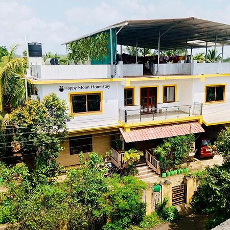 Happy Moon Homestay Aldona Exterior photo