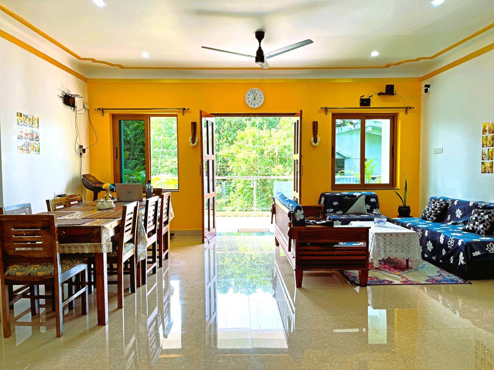 Happy Moon Homestay Aldona Exterior photo